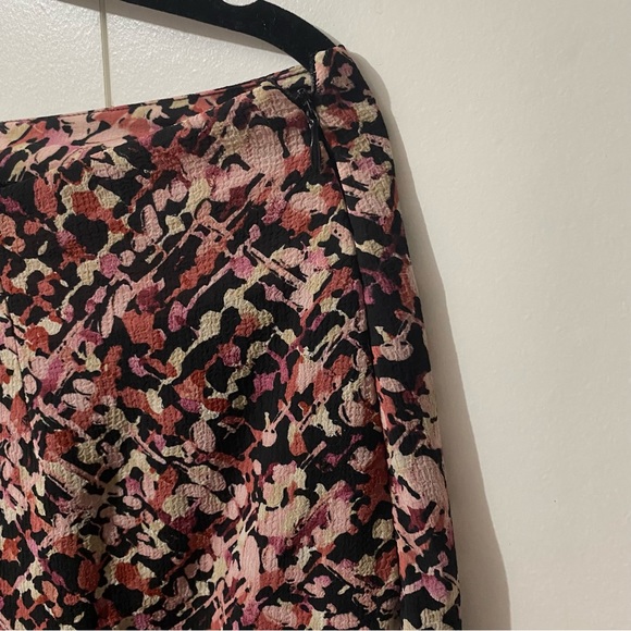 YZZA Women’s skirt - Picture 3 of 4